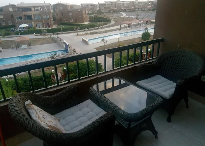 Marina Wadi Degla Families Only Pool View 2nd Floor With Roof 6 Adults Шале Айн-Сохна
