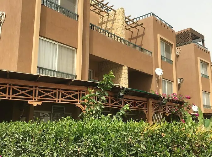 Marina Wadi Degla Families Only Pool View 2nd Floor With Roof 6 Adults *