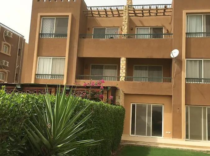 Marina Wadi Degla Families Only Pool View 2nd Floor With Roof 6 Adults Шале *