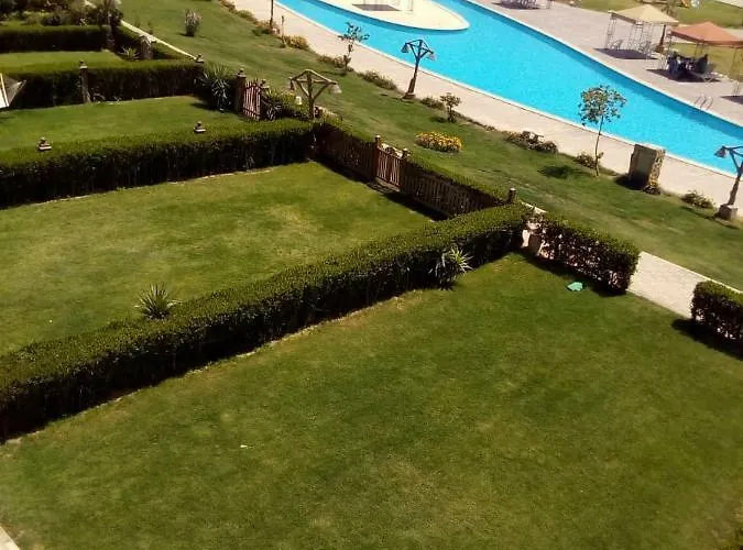 Шале Marina Wadi Degla Families Only Pool View 2nd Floor With Roof 6 Adults Айн-Сохна